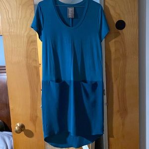 Dolan dress. EUC. Size XS. Teal color. Two front pockets